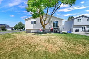 711 S 825 E, Layton, UT 84041 - Photo 29