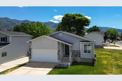 711 S 825 E, Layton, UT 84041 - Photo 5