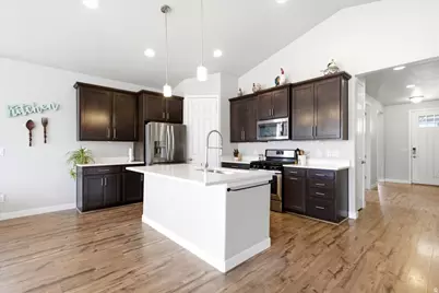 6488 W Haven Maple Dr, West Jordan, UT 84081 - Photo 9