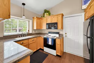 2528 W Level Dr S, Taylorsville, UT 84129 - Photo 9