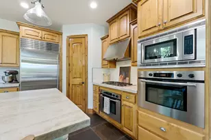 1381 E 5985 S, Salt Lake City, UT 84121 - Photo 9