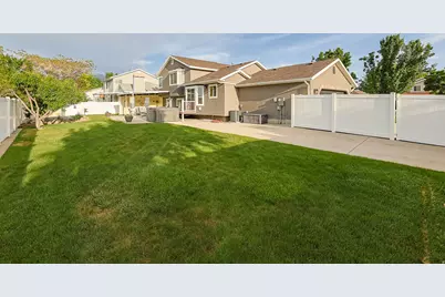 128 W Clay Park Dr S, Murray, UT 84107 - Photo 23