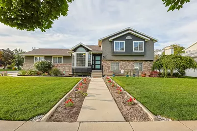 128 W Clay Park Dr S, Murray, UT 84107 - Photo 1