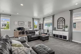 3693 W Sunrise Sky Ln, South Jordan, UT 84009 - Photo 9