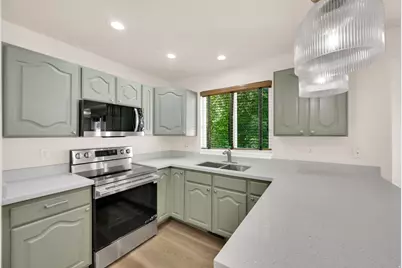 978 W 400 S, Layton, UT 84041 - Photo 7