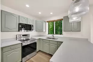 978 W 400 S, Layton, UT 84041 - Photo 7