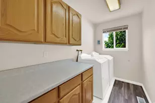 978 W 400 S, Layton, UT 84041 - Photo 23