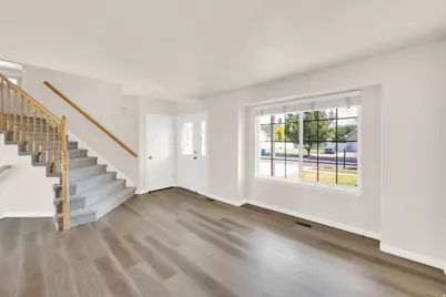 978 W 400 S, Layton, UT 84041 - Photo 5
