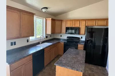 872 W Oxford Dr N, North Salt Lake, UT 84054 - Photo 7