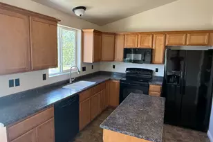 872 W Oxford Dr N, North Salt Lake, UT 84054 - Photo 7