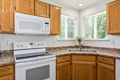 976 W 1400 S, Woods Cross, UT 84087 - Photo 17