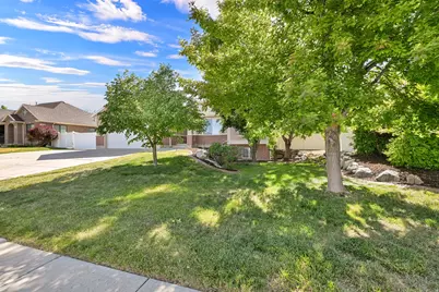 1111 S 2200 W, Syracuse, UT 84075 - Photo 3