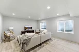 3502 E Breton Ln S, Cottonwood Heights, UT 84093 - Photo 13