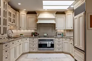 990 S Oak Hills Way, Salt Lake City, UT 84108 - Photo 5