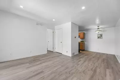 4150 S Oak Meadows Dr #30, Taylorsville, UT 84123 - Photo 5