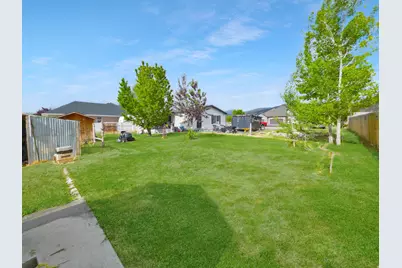145 N 400 E, Levan, UT 84639 - Photo 17