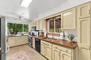 378 W 200 S, Bountiful, UT 84010 - Photo 7