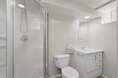 378 W 200 S, Bountiful, UT 84010 - Photo 23