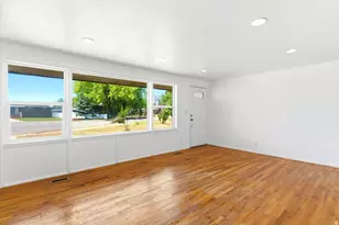 878 N Garnet E, Layton, UT 84041 - Photo 3