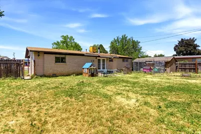 878 N Garnet E, Layton, UT 84041 - Photo 19