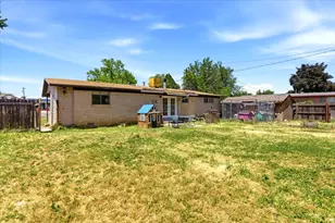878 N Garnet E, Layton, UT 84041 - Photo 19