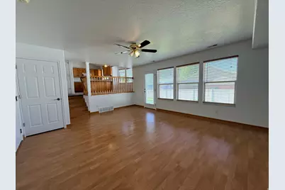 938 W 1520 N, Clinton, UT 84015 - Photo 9