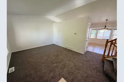 938 W 1520 N, Clinton, UT 84015 - Photo 3