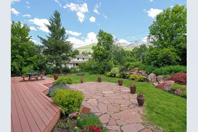 8307 S Ashley Ave E, Sandy, UT 84093 - Photo 9