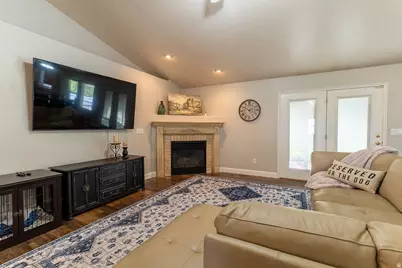 1828 W 1400 N, Clinton, UT 84015 - Photo 5