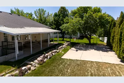 1828 W 1400 N, Clinton, UT 84015 - Photo 31