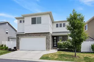 1624 W Parkview Dr, Syracuse, UT 84075 - Photo 1