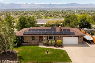 10032 S Blossom Dr, Sandy, UT 84092 - Photo 5
