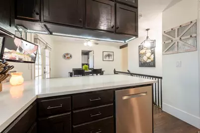 10032 S Blossom Dr, Sandy, UT 84092 - Photo 15