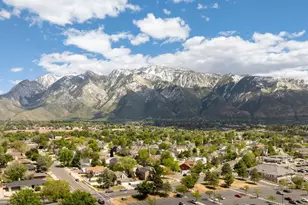 10032 S Blossom Dr, Sandy, UT 84092 - Photo 11