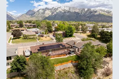 10032 S Blossom Dr, Sandy, UT 84092 - Photo 7