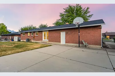 2478 W Long Meadow Dr S, Taylorsville, UT 84129 - Photo 37