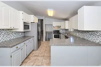1272 Cook St, Ogden, UT 84404 - Photo 9