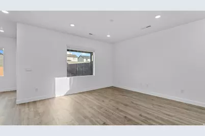 1842 S Queens Garden Dr, Washington, UT 84780 - Photo 17