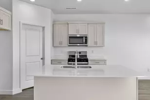 1842 S Queens Gdn Dr, Washington, UT 84780 - Photo 9