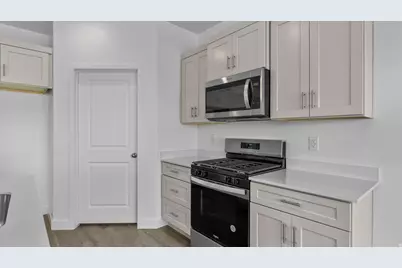 1842 S Queens Garden Dr, Washington, UT 84780 - Photo 13