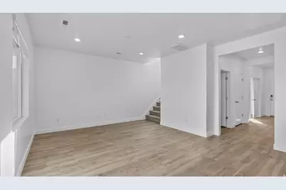 1842 S Queens Garden Dr, Washington, UT 84780 - Photo 15