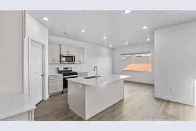 1842 S Queens Garden Dr, Washington, UT 84780 - Photo 7