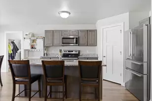 1127 W Honeycomb Dr, Grantsville, UT 84029 - Photo 5