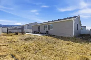1127 W Honeycomb Dr, Grantsville, UT 84029 - Photo 17
