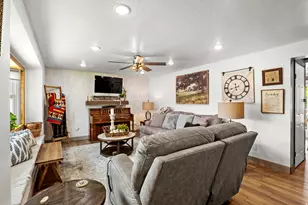 315 Emery Ave, Castle Dale, UT 84513 - Photo 3