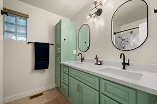6751 S 2300 E, Cottonwood Heights, UT 84121 - Photo 13