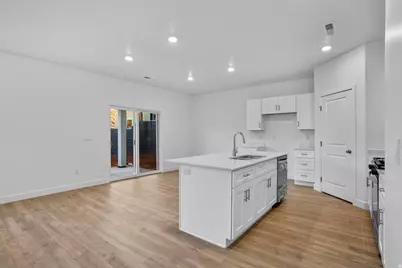 1886 S Queens Garden Dr, Washington, UT 84780 - Photo 17