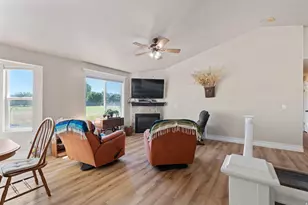 3790 W Formby Cir Circle, Syracuse, UT 84075 - Photo 9