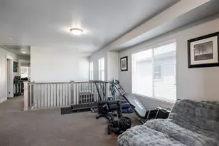 811 S Cowans Ct, Clearfield, UT 84015 - Photo 17