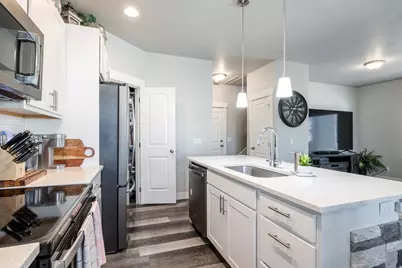 811 S Cowans Ct #16, Clearfield, UT 84015 - Photo 9